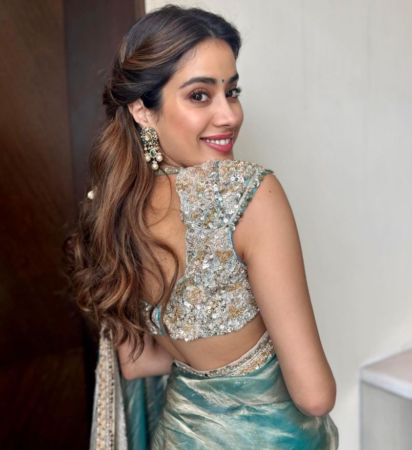 Janhvi Kapoor is Truly a Saree Slay Queen | Janhvi's Most Gorgeous Looks in Saree